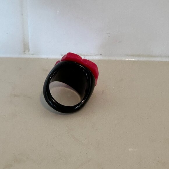 Cute Y2K Chunky Pink Plastic Floral Rose Ring with Black Band - Picture 4 of 4